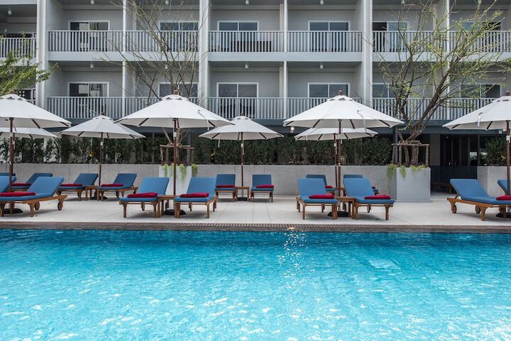Pool 116 of 220