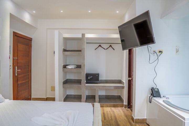 Room 21 of 42