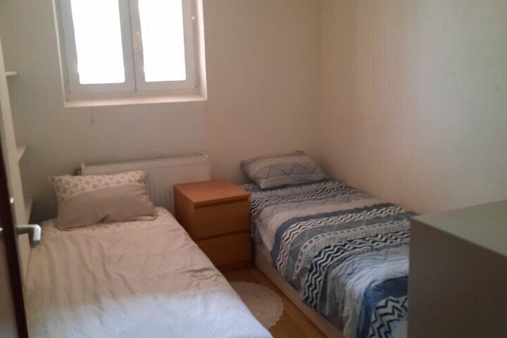 Room 14 of 32