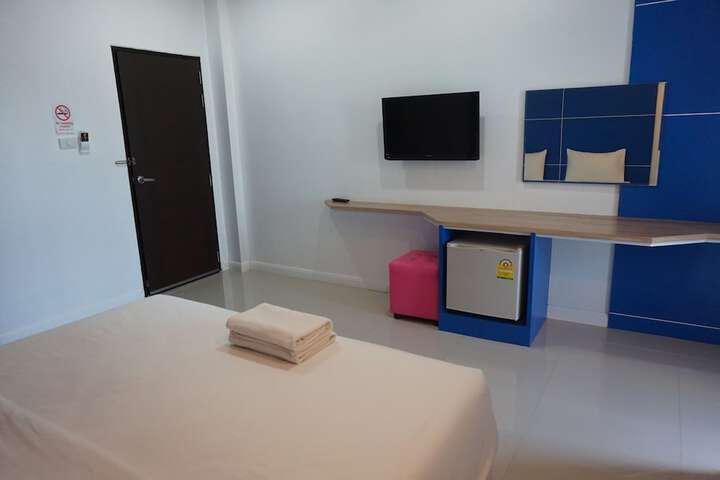 Room 19 of 28