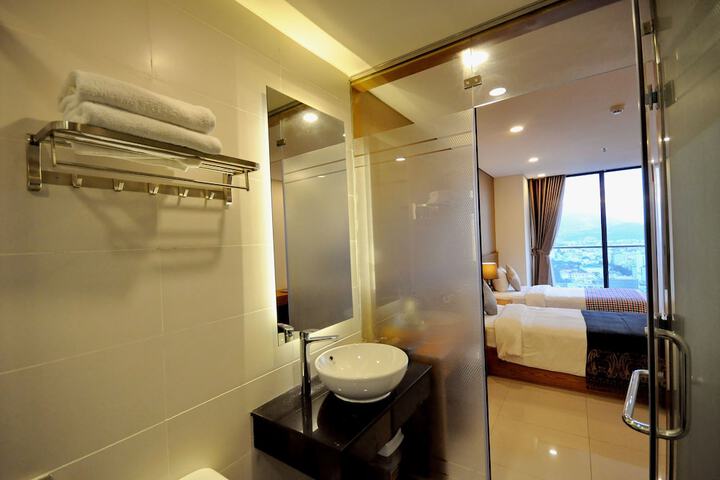 Room 182 of 230