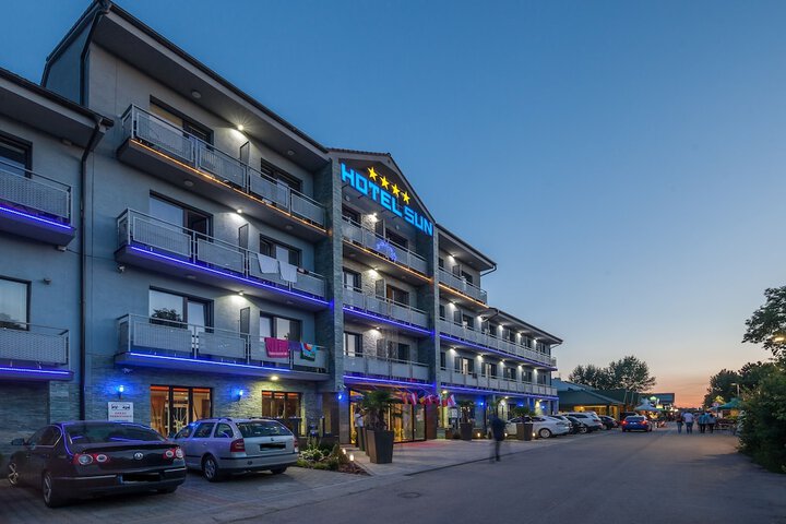 Hotel 83 of 83