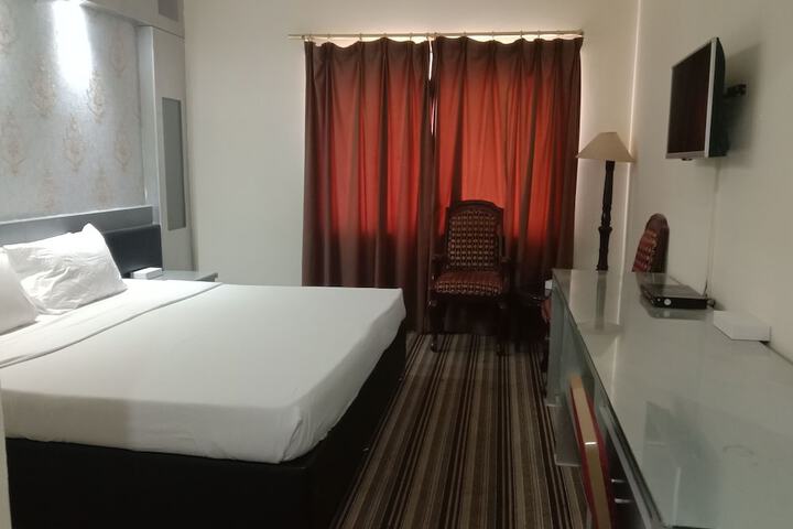 Room 13 of 67