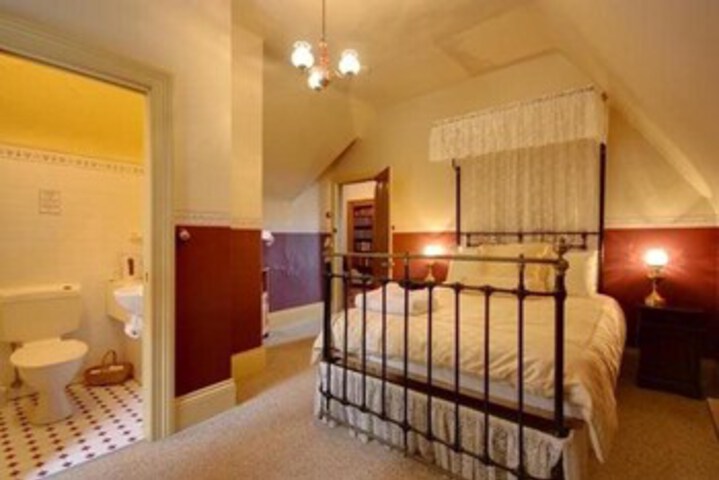 Room 10 of 10