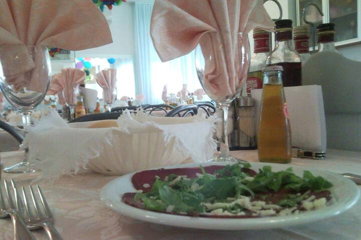 Dining 41 of 61