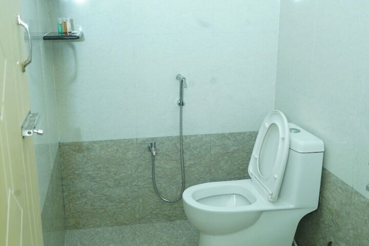 Room 7 of 11