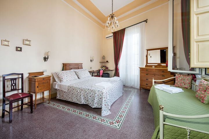 Room 3 of 16