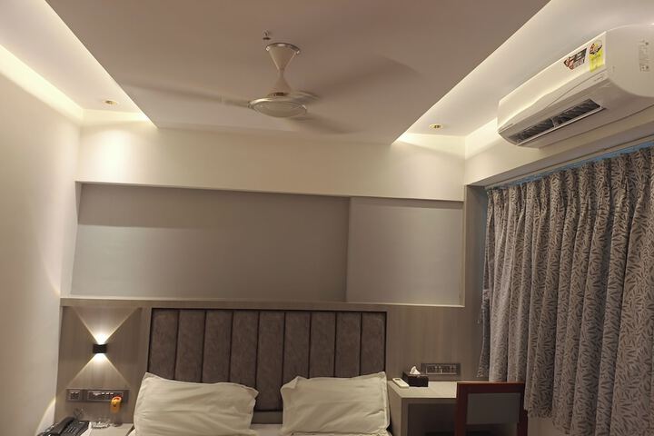 Room 42 of 65