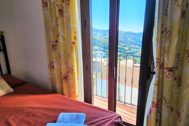 Room 9 of 36