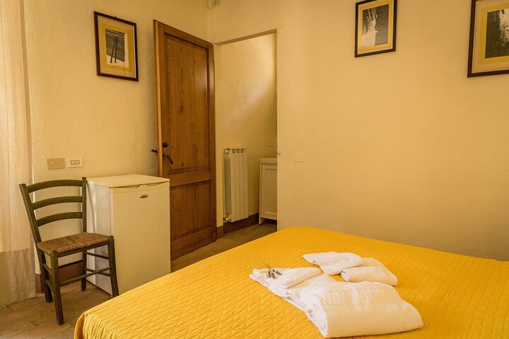 Room 13 of 33