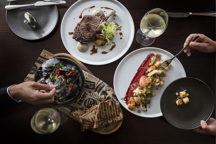 Dining 54 of 112