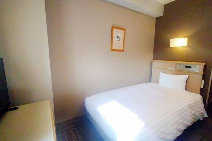Room 8 of 52
