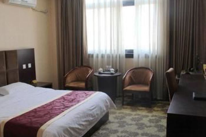 Room 12 of 28