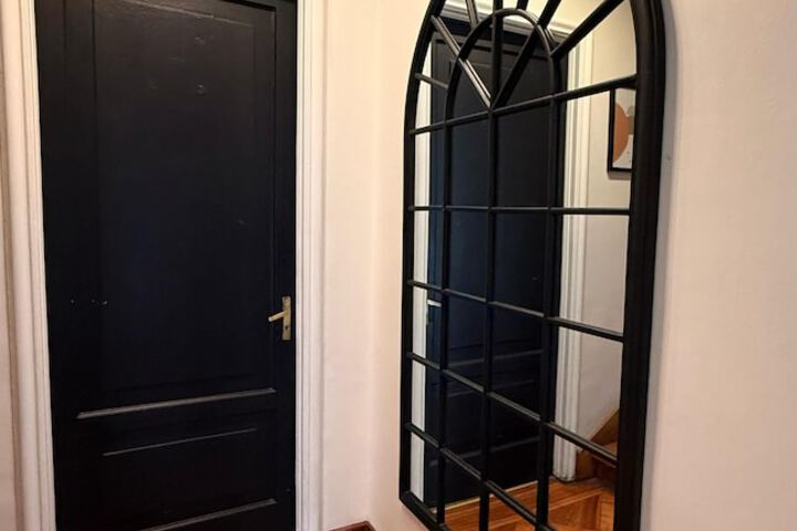 Room 17 of 28