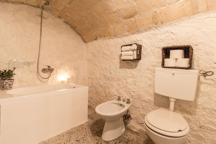 Room 14 of 14