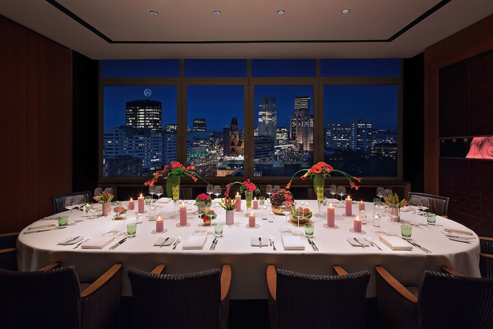 Dining 381 of 457