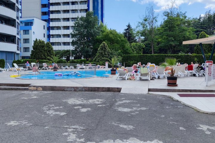 Pool 11 of 13