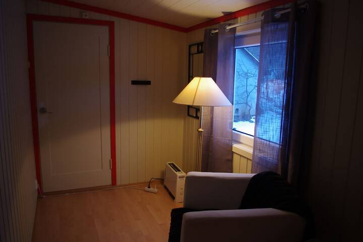 Room 9 of 32
