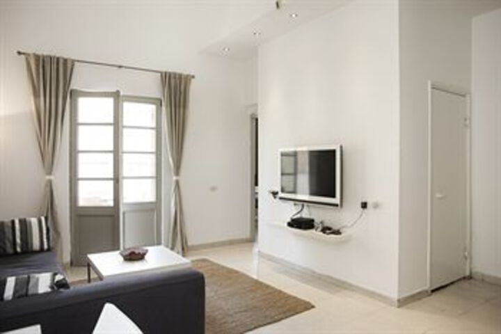Room 15 of 74