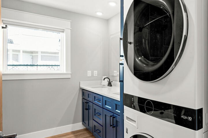 Laundry 19 of 33