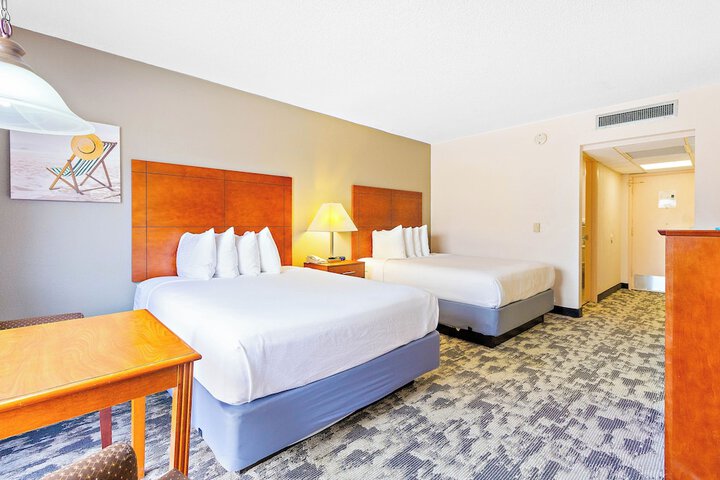 Room 3 of 20