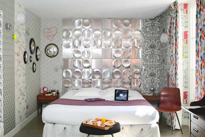 Room 28 of 69