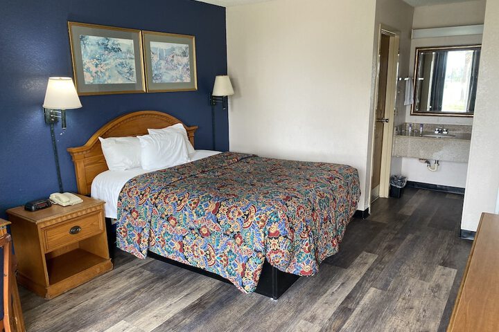 Room 10 of 69