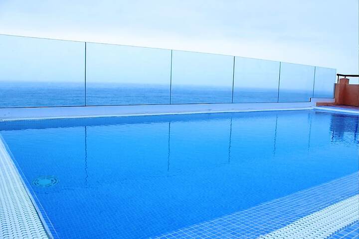 Hotel Pool