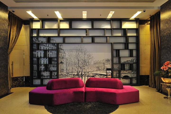 Guest Lobby