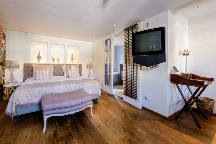 Room 3 of 47