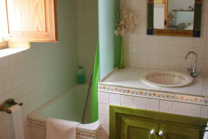 Room 12 of 16