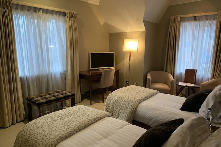 Room 16 of 37