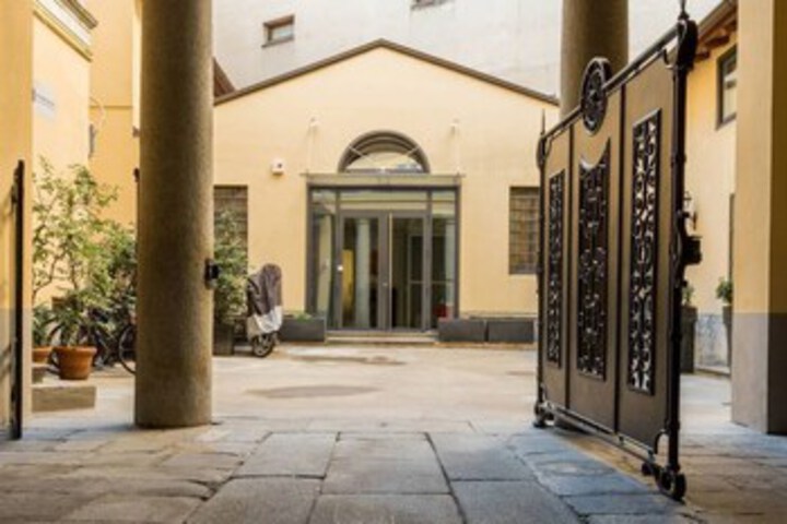 Hotel Exterior 7 of 28