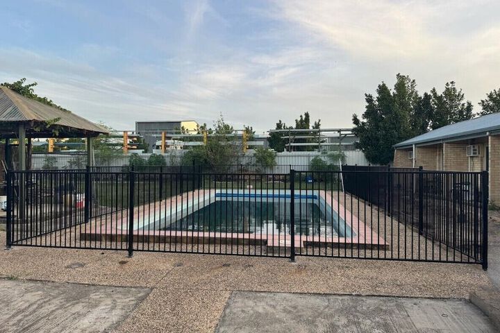 Pool 21 of 35