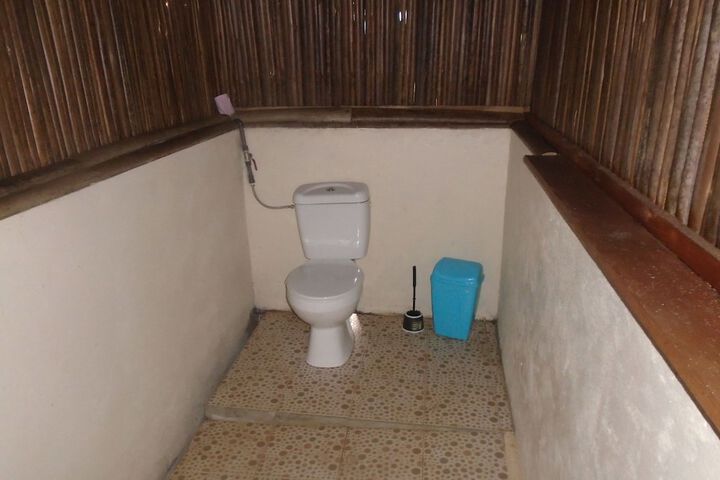 Room 8 of 33