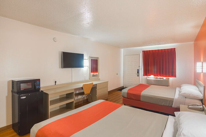 Room 17 of 32