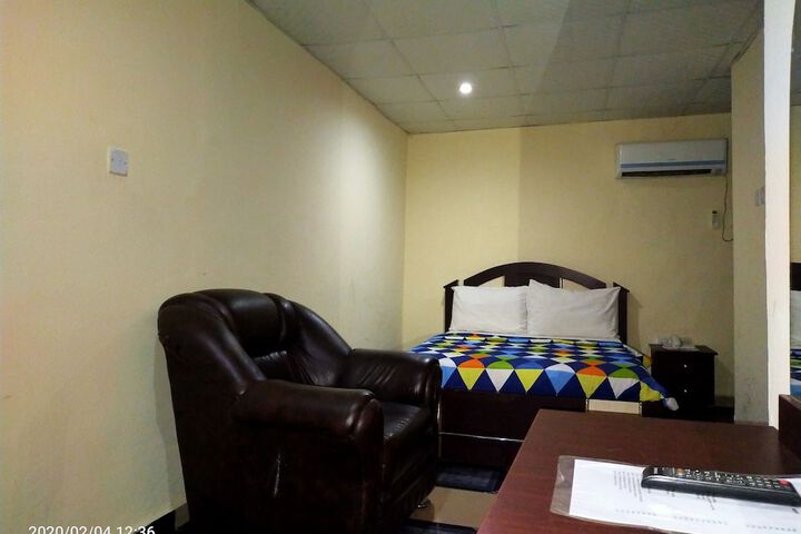 Room 13 of 24