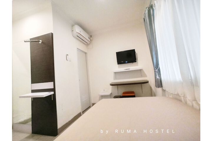 Room 25 of 49