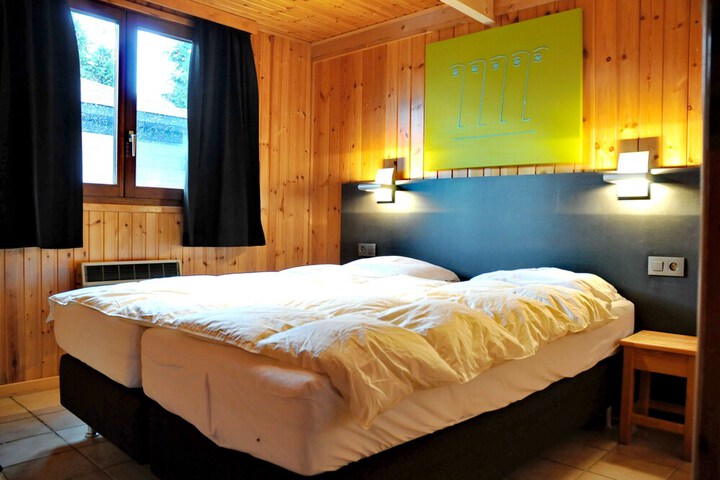 Room 5 of 19