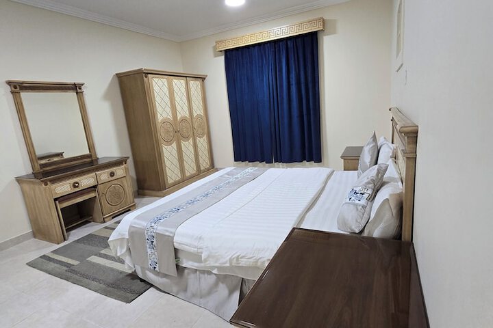 Room 8 of 33