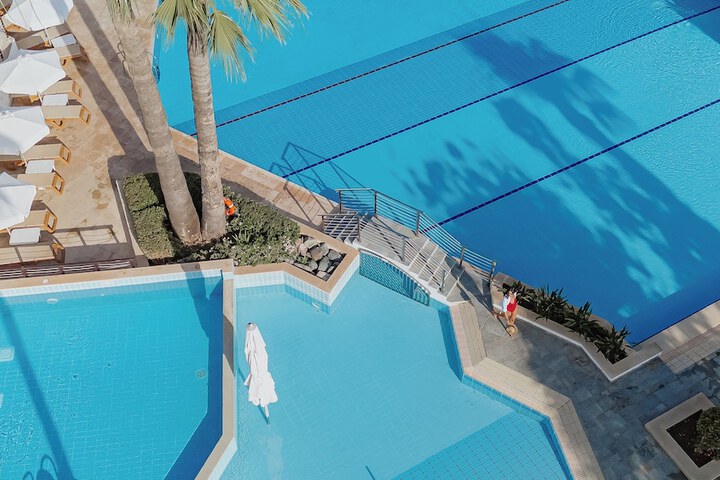 Pool Hotel