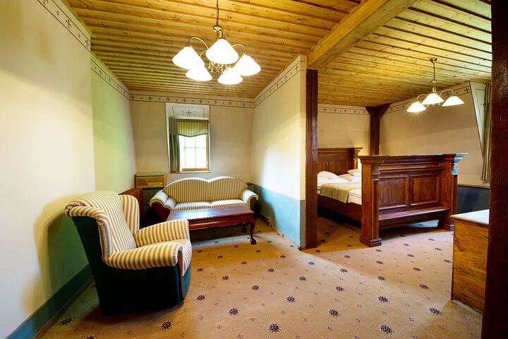Room 17 of 18