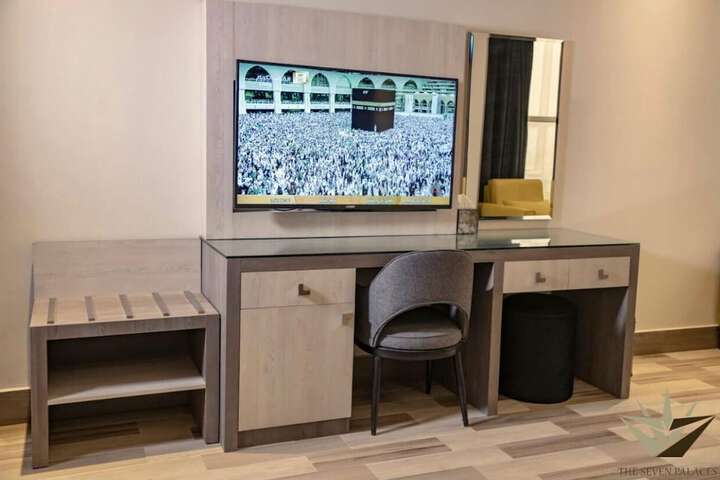 Room 11 of 25