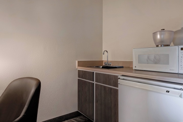 Room 7 of 18