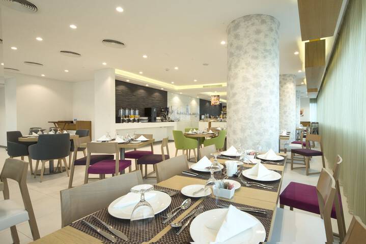 Dining 44 of 63