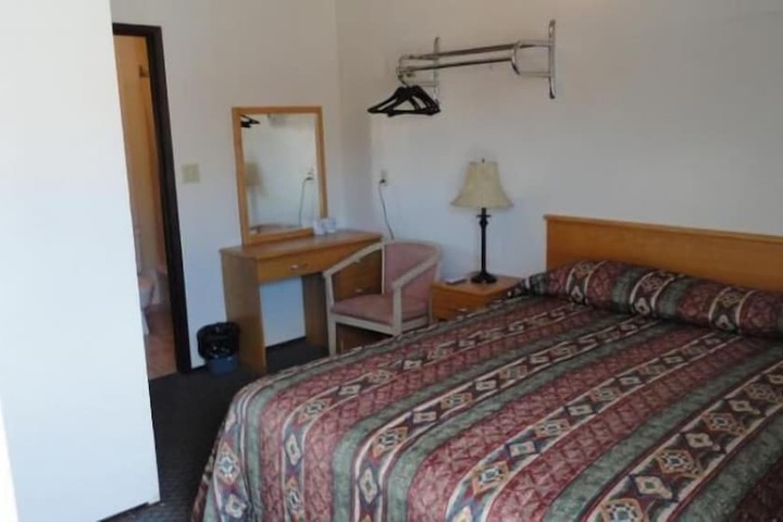 Room 2 of 39