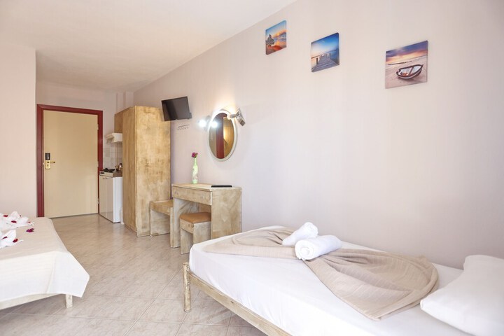 Room 12 of 71