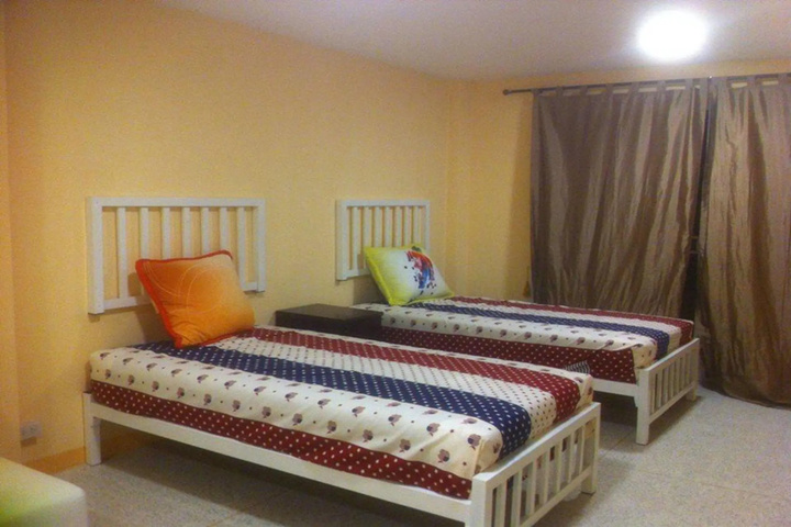 Room 7 of 11
