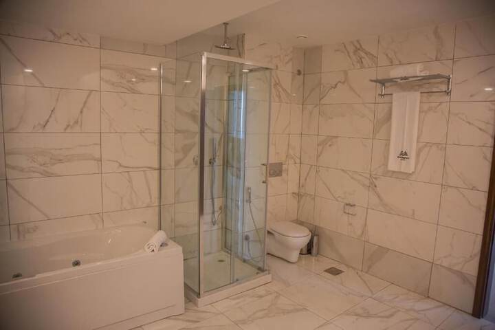 Room 16 of 24