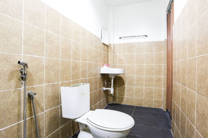 Room 18 of 25